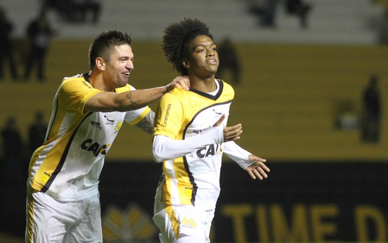 Criciúma vence a primeira na Série B