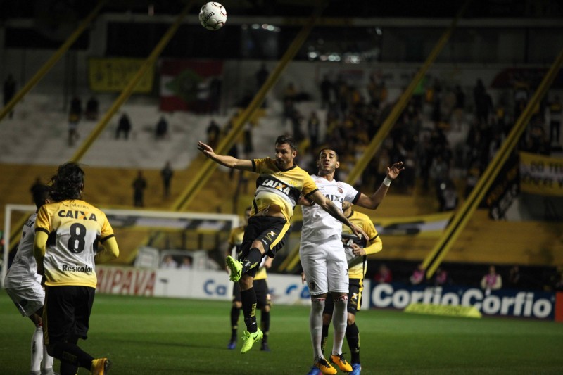 A primeira derrota da era Winck em casa