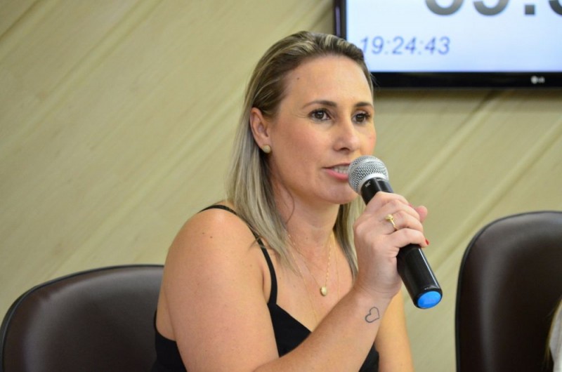 Estado descarta repasse de três escolas ao município
