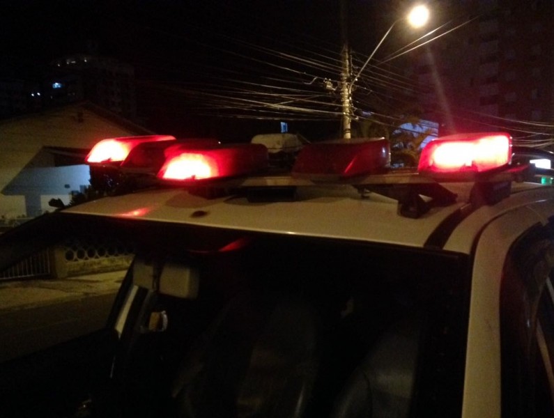 Criminosos trocam tiros com a Polícia Militar