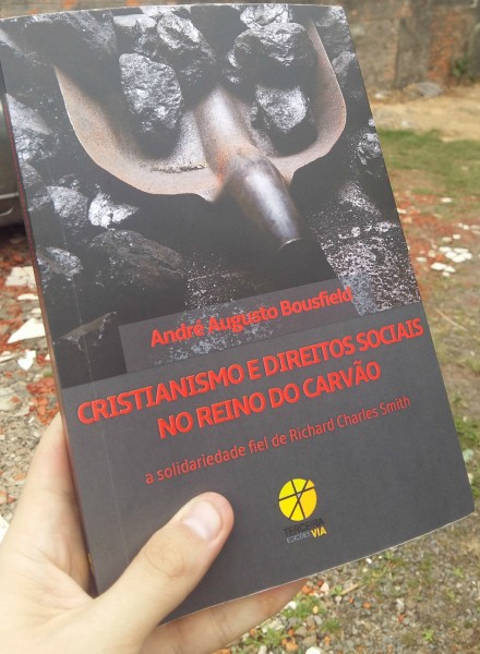 Escritor lança livro sobre a solidariedade e a história do carvão