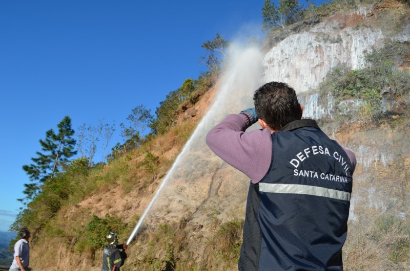Novo deslizamento reforça problemas da SC-390