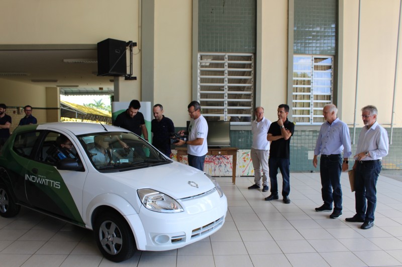 Satc cria Núcleo de Mobilidade Elétrica e apresenta carro elétrico