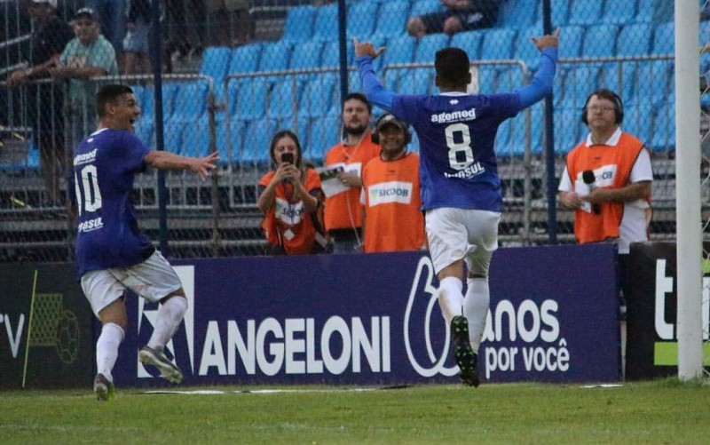Tigre decepciona e perde fora de casa