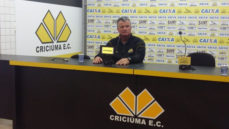 “Faltou competência”, afirma Mazola Júnior após empate 