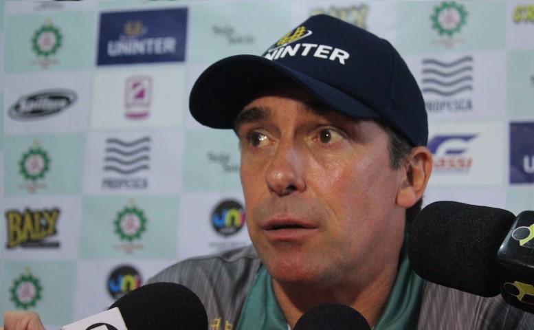 'Fizemos um bom jogo e merecemos a vitória', diz Paulo Baier