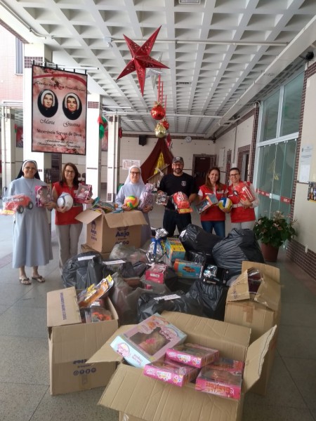Venha fazer parte da galeria de fotos da Campanha Natal Solidário