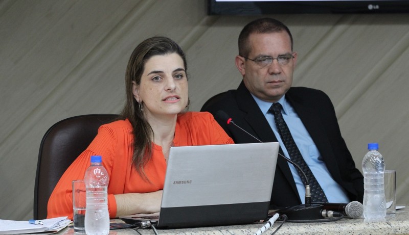 Secretária de Saúde esclarece dúvidas na Câmara em Criciúma 