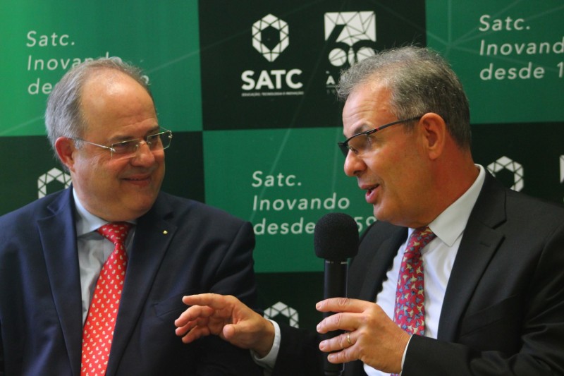 Ministro de Minas e Energia conhece projeto inovador da Satc