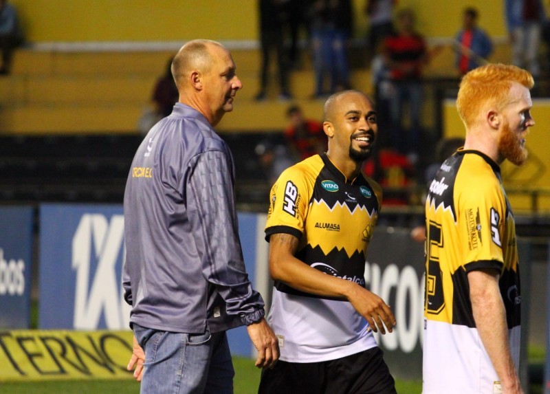 “Independente de jogar em casa ou fora, vamos para ganhar”, afirma Wilsão, após ponto conquistado