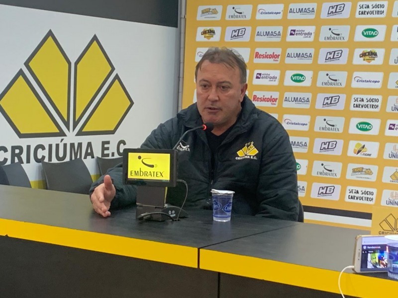 AO VIVO: coletiva de imprensa com o técnico Waguinho Dias e o diretor de futebol Maringá 