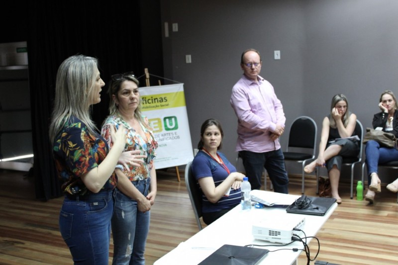 Diretores da rede municipal de Içara recebem orientações sobre a meningite