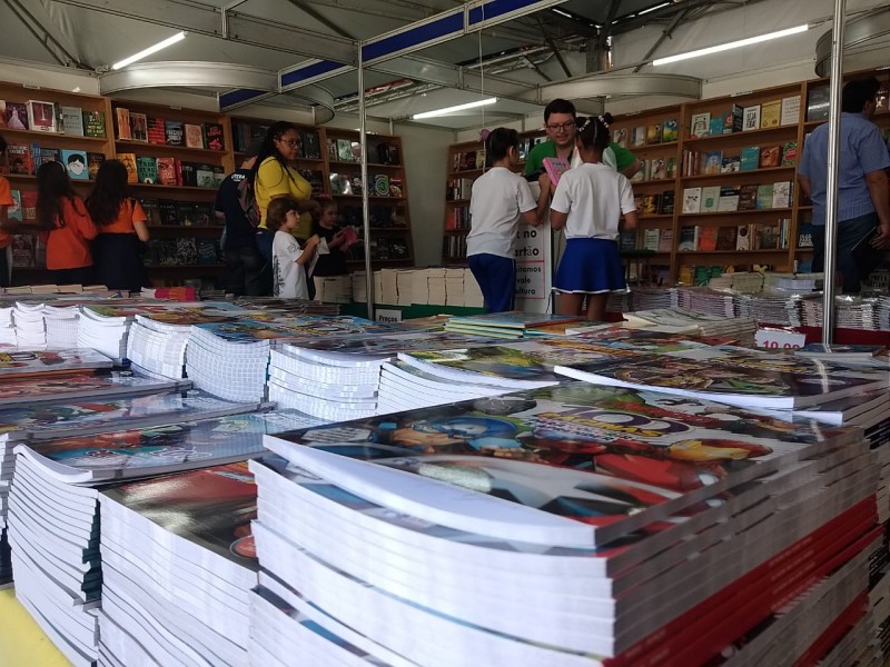 Começa a Feira do Livro em Criciúma 