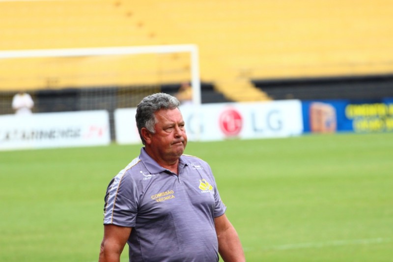 “Assumo meu erro”, diz Roberto Cavalo após eliminação da Copa do Brasil