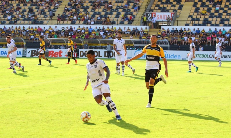Criciúma e Figueirense empatam em 0 a 0 no Majestoso; veja como foi o minuto a minuto da partida