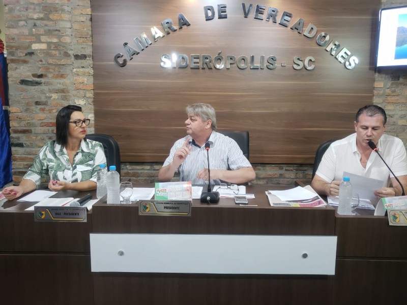 Vereadores de Siderópolis pedem suspensão de aulas