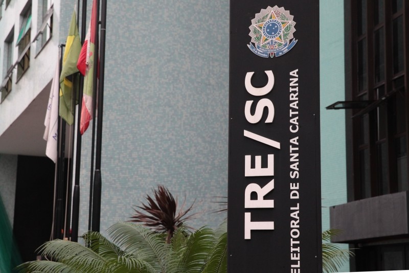TRE-SC suspende atendimento presencial e agendamento de eleitores