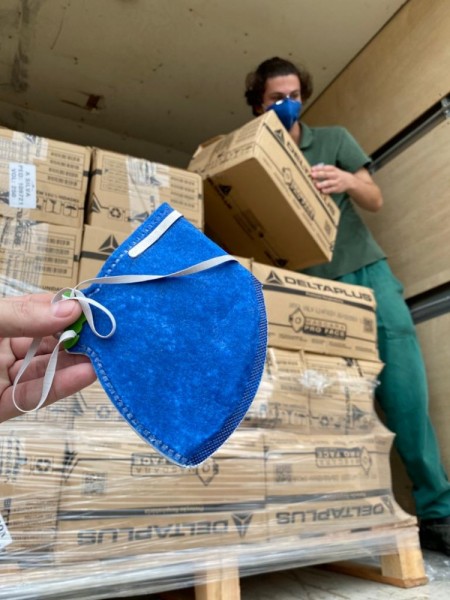 Empresa doa cerca de 150 mil máscaras para instituições de cidades do sul catarinense