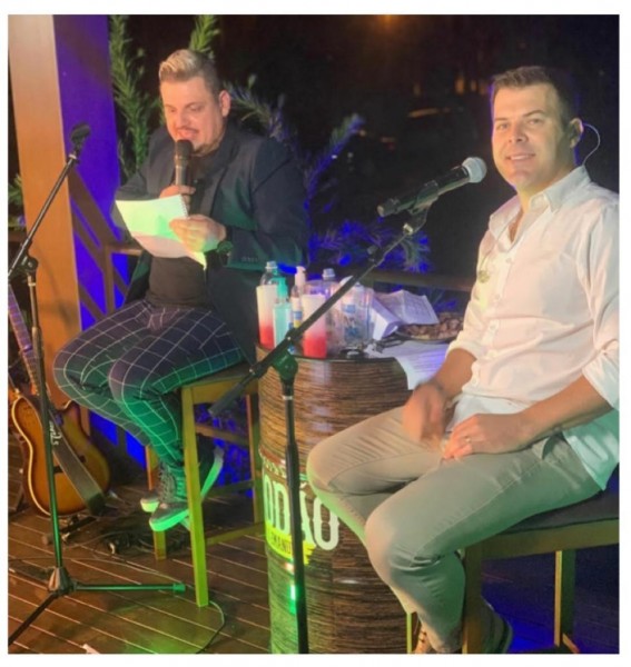 Live promovida por Neguinho e Emanuel arrecada cerca de R$ 30 mil e duas toneladas de alimentos