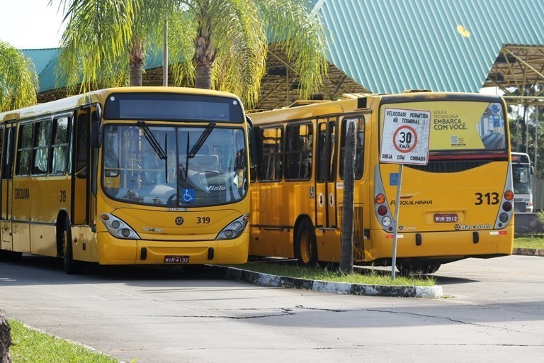 Transporte coletivo segue suspenso em Santa Catarina
