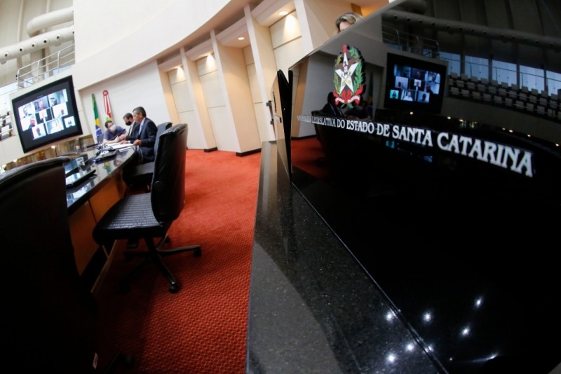 Assembleia Legislativa terá CPI sobre respiradores; Plenário pede afastamento de secretário