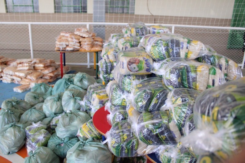 Mais de 15 mil kits de alimentação foram entregues aos estudantes em Criciúma 