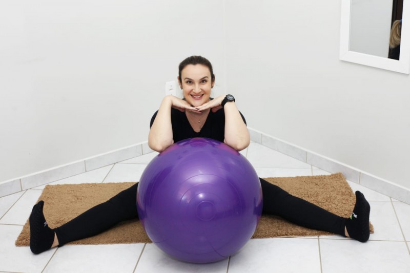 Com dificuldades impostas pela pandemia, profissional se reinventa e dá aula de pilates online
