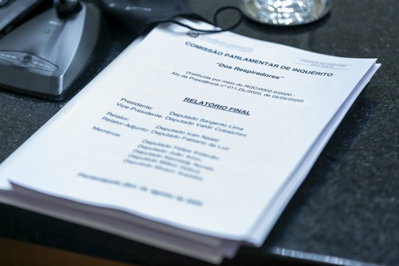 CPI responsabiliza Carlos Moisés e mais 13 pessoas no caso dos respiradores