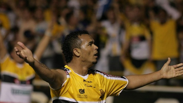 Sem clube, Zé Carlos sonha encerrar a carreira no Criciúma
