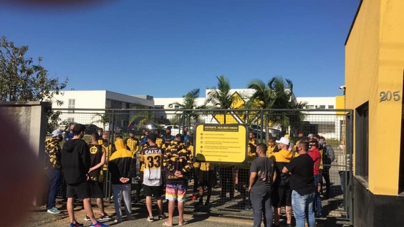 Os Tigres vai protestar pela saída do técnico Roberto Cavalo