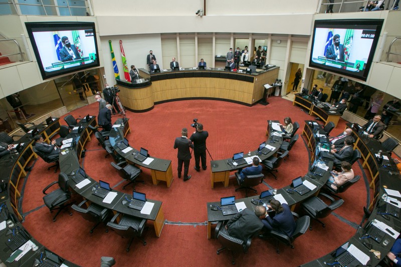 Alesc aprova a instauração do segundo processo de impeachment contra Carlos Moisés