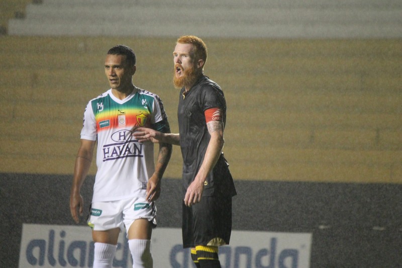 Combinação de resultados livra o Criciúma de rebaixamento para a Série D  