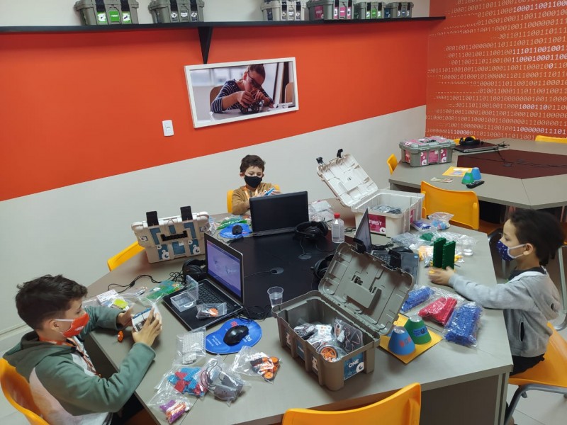 Em Criciúma, My Robot School anuncia parceria com a Escola Adventista