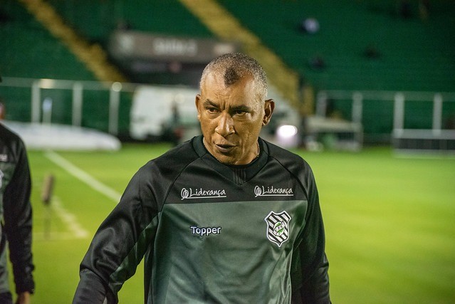 Criciúma tem novo treinador: Hemerson Maria assina contrato até o fim de 2021