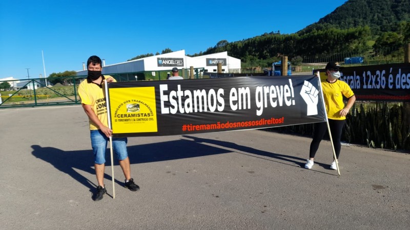 Ceramistas iniciam greve no Sul de SC