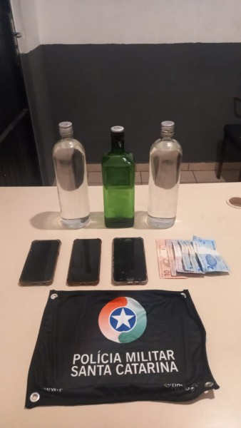 Motorista é preso com três litros de lança-perfume