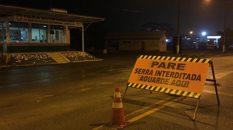 Serra do Rio do Rastro: motorista relata falta de sinalização de obras; PMRv diz que placas existem