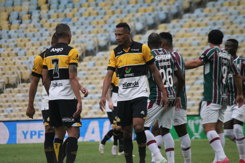 Criciúma não segura vantagem, perde para o Fluminense e acaba eliminado da Copa do Brasil 