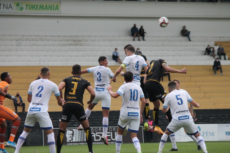 Sob olhares do novo treinador, Criciúma perde para o Avaí na Copa SC 