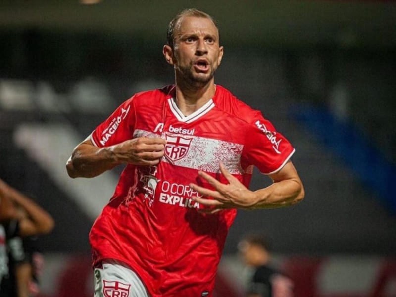 Renan Bressan é a primeira contratação do Criciúma para a temporada 2022