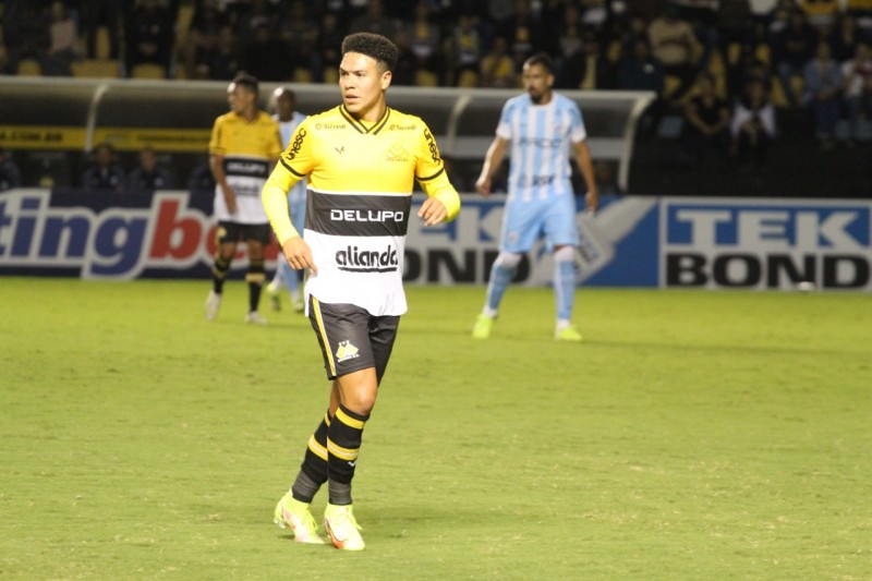 Com gol de Marquinhos Gabriel, Criciúma estreia com vitória sobre o Londrina