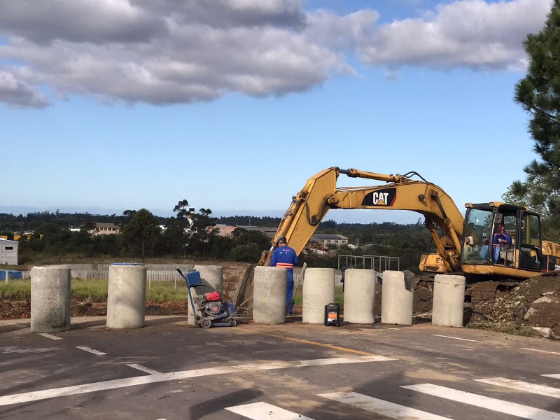 Obras de construção do viaduto sobre a Via Rápida iniciam 
