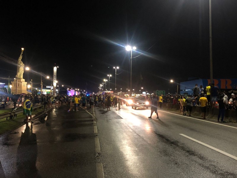 BR-101: Palhoça e Imbituba também registram bloqueio na rodovia federal 
