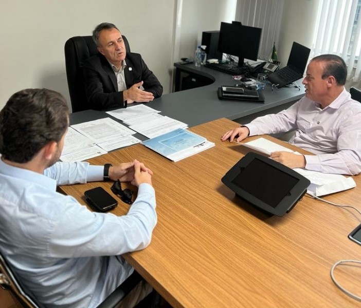 Prefeito de Forquilhinha garante a continuidade das obras do aeroporto Diomício Freitas 