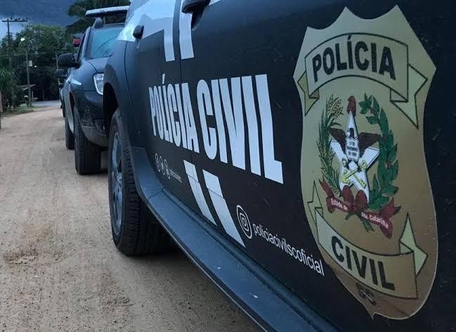 Irmãos assassinados na Praia do Rosa são identificados e eram investigados no Paraná