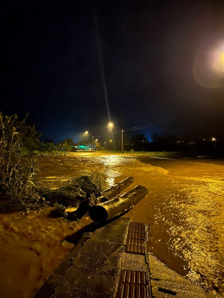 Após chuva forte, rios transbordam e alagam comunidades de Timbé do Sul