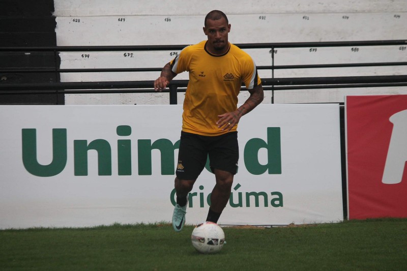 Criciúma consegue efeito suspensivo e Arilson pode jogar a final do Campeonato Catarinense