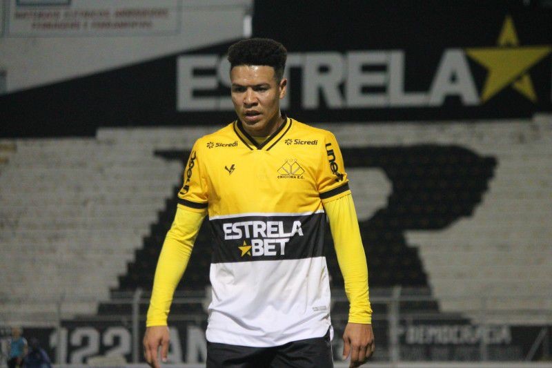 Marquinhos Gabriel sofre lesão e não enfrenta Avaí e Londrina 