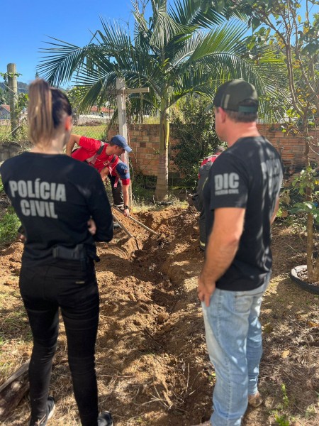 Tubarão: Polícia Civil encontra corpo de vítima de feminicídio desaparecida há 10 meses