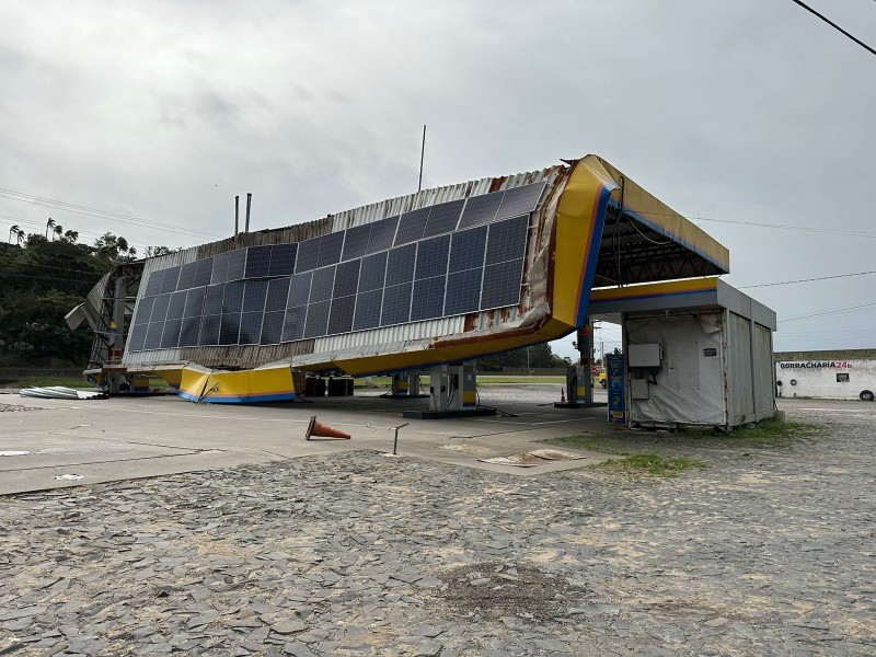 Vento provocado por ciclone extratropical causa prejuízos em diversos municípios do Extremo Sul